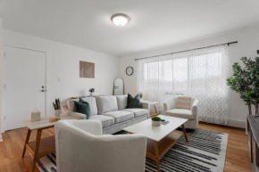 Cozy 2BR Near O Hare Free WiFi and Parking